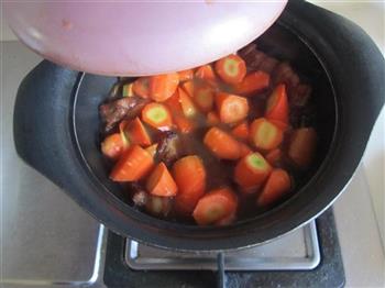 胡萝卜烧肉的做法步骤8