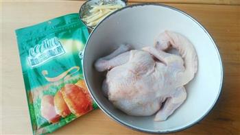 砂锅蜜汁盐焗鸡的做法步骤1