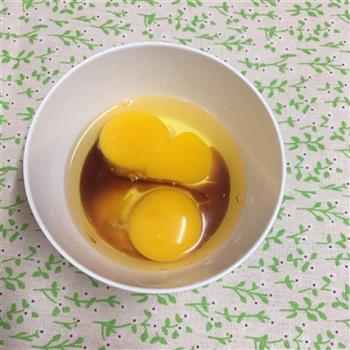 韭黄炒鸡蛋的做法图解2