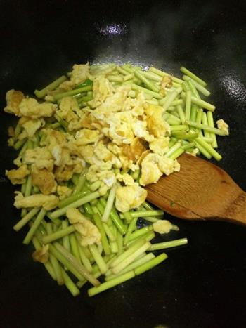 蒜苔炒鸡蛋的做法步骤4