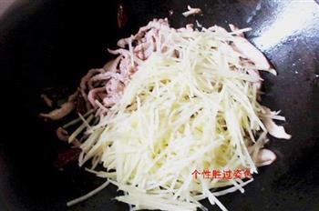 香菇土豆炒肉丝的做法步骤5