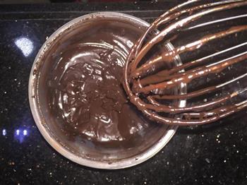 圣诞可可巧克力海绵蛋糕的做法步骤2