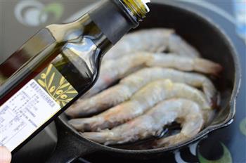橄榄油黑椒煎大虾的做法步骤3
