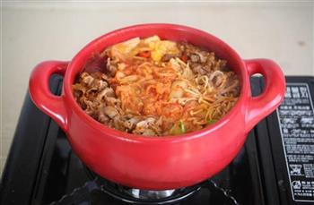 韩式泡菜牛肉锅的做法步骤3