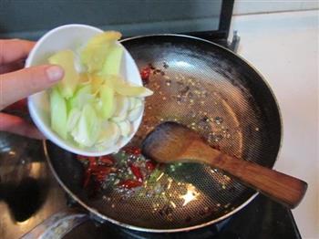 湘味腊肉荷兰豆的做法步骤4