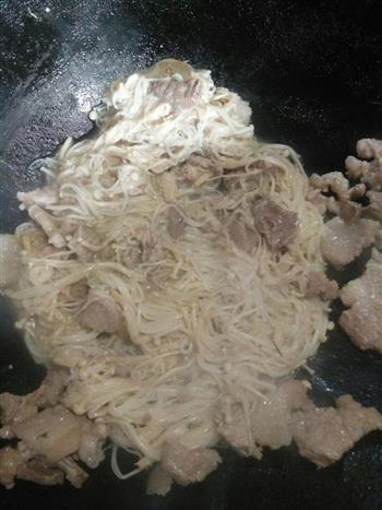 金针菇炒肉的做法图解6