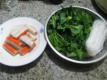 蟹肉棒菠菜煮粉丝的做法图解1