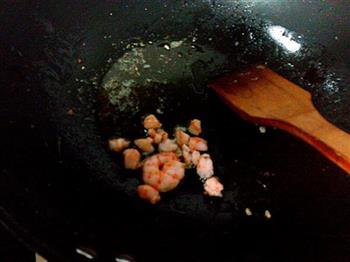 虾仁蛋炒饭的做法步骤3