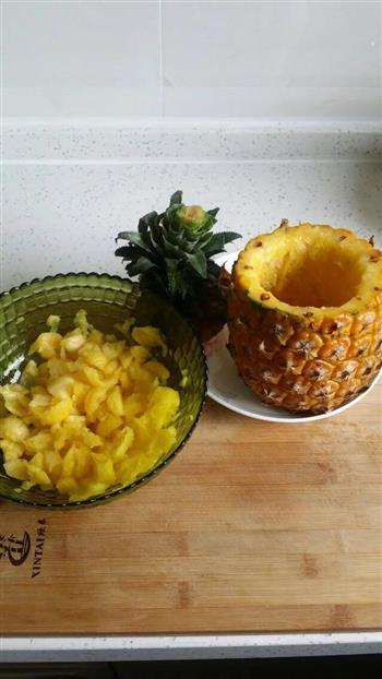 五彩菠萝饭的做法步骤2