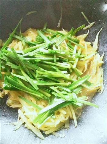 韭菜炒莴笋的做法步骤8