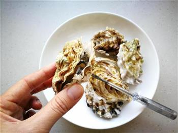 金蒜剁椒蒸牡蛎的做法图解3