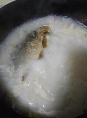 白萝卜丝鲫鱼汤的做法步骤8