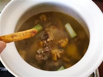 红参枸杞土鸡汤的做法步骤9