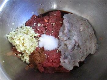 鲜虾牛肉馄饨的做法图解3