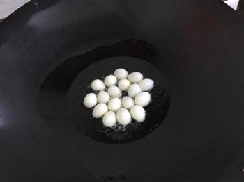 鹌鹑蛋滒烧白果的做法步骤5