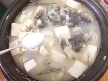 蘑菇豆腐鱼头汤的做法步骤12