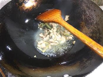 酸菜冬笋炒肉丝的做法步骤5