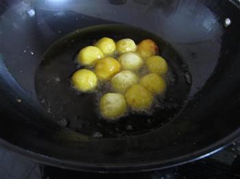 炸红薯丸子的做法步骤7