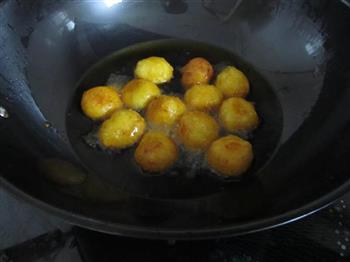 炸红薯丸子的做法步骤8