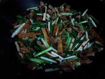 韭菜香干炒肉片的做法步骤9