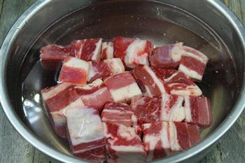 清炖萝卜牛肉汤的做法步骤2