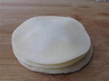 饺子皮版葱油饼的做法图解6