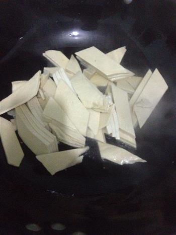 煎烧豆腐炖鹌鹑蛋的做法步骤4