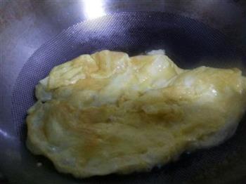 木耳炒鸡蛋的做法步骤3