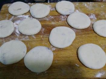豆沙发面饼的做法步骤7