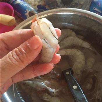 豆腐蒸虾的做法图解2