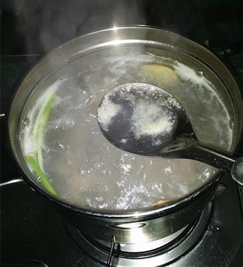 青萝卜排骨汤的做法图解3