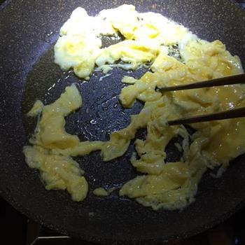 洋葱炒鸡蛋的做法步骤5