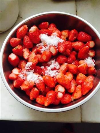 草莓冰棍的做法步骤2