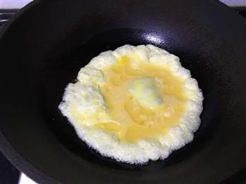 清炒鸡蛋豆腐韭黄的做法步骤2