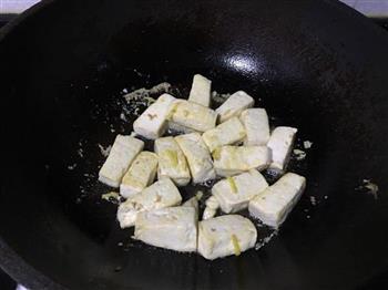 清炒鸡蛋豆腐韭黄的做法步骤4