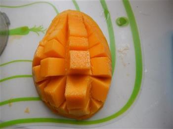 芒果酸奶昔的做法图解2