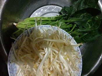 菠菜小炒豆芽菜的做法步骤1