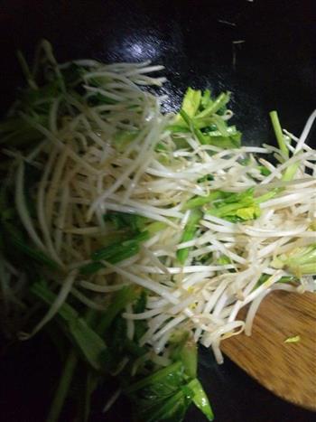 菠菜小炒豆芽菜的做法步骤3