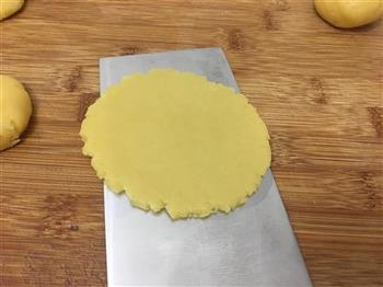 酥皮菠萝包的做法步骤9