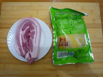 酸菜白肉的做法图解1