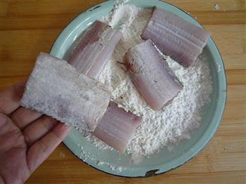 椒盐干煎带鱼的做法步骤6