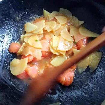 西红柿炒土豆片的做法步骤7