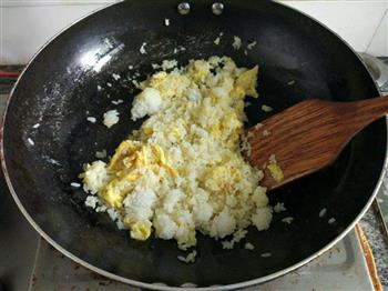 简易蛋炒饭的做法步骤2