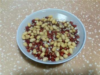 薏米红豆豆浆的做法步骤2