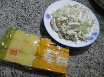 白菜炒玉米年糕的做法步骤1