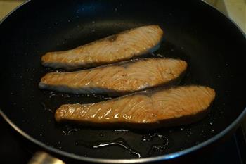 香煎三文鱼的做法步骤5