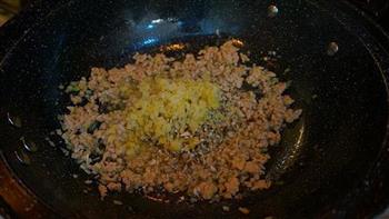 酸菜香菇鸡蛋炒饭的做法步骤11