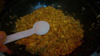 酸菜香菇鸡蛋炒饭的做法步骤15