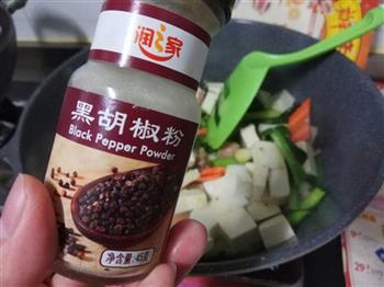 蒜苗焖客家豆腐的做法图解7