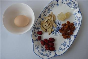 红枣黄芪鸡蛋糖水的做法步骤1